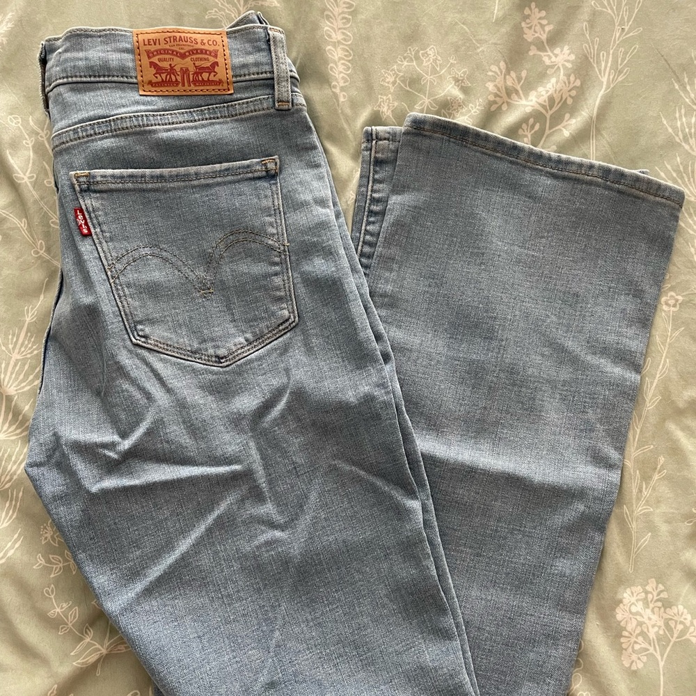 Levi's Light Classic Bootcut Jeans